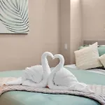 Stylish 1Br Apartment In The Heart Of The City With Gym