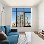 Elegant Studio Haven, Upscale Comfort