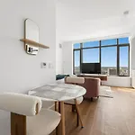 Modern Studio Oasis With High End Amenities