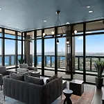 Modern Studio Oasis With High End Amenities