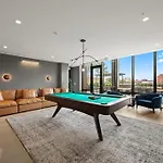 Apartment Sleek And Stylish Studio, Luxe Perks In Prime Spot