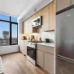 Apartment Sleek And Stylish Studio, Luxe Perks In Prime Spot