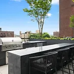 Sleek And Stylish Studio, Luxe Perks In Prime Spot Apartment *