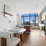Sleek And Stylish Studio, Luxe Perks In Prime Spot Apartment *