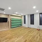 194-4C Stylish 3Br 2Ba Washer-Dryer Rooftop