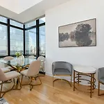 Opulent 2Br Duplex - Iconic Midtown Views