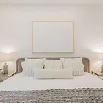 Private Beautiful Townhome W Zen Garden