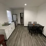 Laguardia Comfort Room Near Laguardia Airport