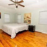 A Cozy Serene 3 Bdr, 2 Full Baths Near Jfk & Laguardia Airport