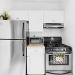 Stylish 2 Bedroom Apartment In Chelsea