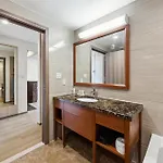 Ramada By Wyndham Flushing Queens 3*