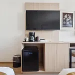Ramada By Wyndham Flushing Queens Hotel