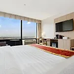 Hotel Ramada By Wyndham Flushing Queens 3*