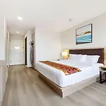 Hotel Ramada By Wyndham Flushing Queens 3*