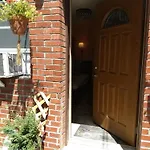 Guest house Cozy At The Heart Of Jackson Heights *