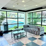 Nova Bronx Hotel