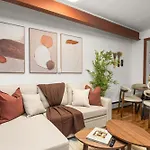 Chic Modern Unit In Nyc