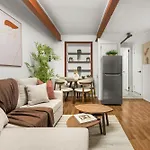 Chic Modern Unit In Nyc