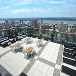 Global Luxury Suites At The Olivia