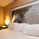 Nova Bronx Hotel