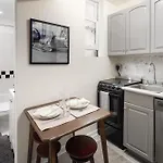 Serene 1B Upper East Side Retreat