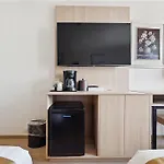 Ramada By Wyndham Flushing Queens Hotel