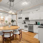 Spacious 3 Bedroom Gem In Trendy