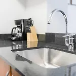 Apartment Fully Furnished 1br In Murray Hills *