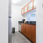 Fully Furnished 1br In Murray Hills Apartment