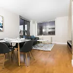 Apartment Finest Luxury 1 Bedroom *