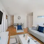 Apartment Stunning For 4 2 Bedrooms 2 Bath *