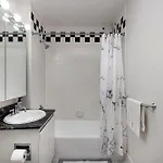 Stunning For 4 2 Bedrooms 2 Bath Apartment *