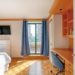 Contemporary 2 Bed 2 Bath Apt Bright And Sunny