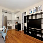 Comfy 1 Bed 1 Bath Apartment In Nyc