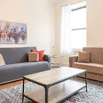 5 Bedroom 2 Bath Full Floor Midtown New York
