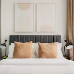 317-3C Modern 1Br W&D Walk To Central Park