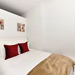 Furnished 2 Bedroom Apartment Midtown West Nyc