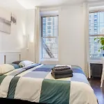 2 Bedroom Luxury Unit In The Heart Of Manhattan