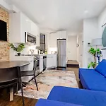 2 Bedroom Luxury Unit In The Heart Of Manhattan