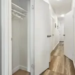 3 Bedroom Family In Hells Kitchen *