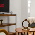 Chic East Village Retreat Comfort In Heart Of Nyc