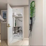 Private Room At A Shared Apartment By Times Square