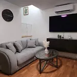 Farjahan\'S Apartments