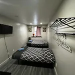 Apartment 31 Street Broadway