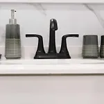 240-14 New Prime Location W&d In Unit