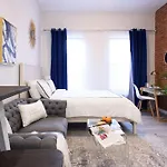240-14 New Prime Location W&d In Unit Apartment New York