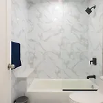 240-14 New Prime Location W&d In Unit * New York