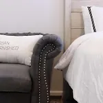 240-14 New Studio Prime Location W&D In Unit