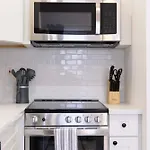 Apartment 240-14 New Prime Location W&d In Unit New York