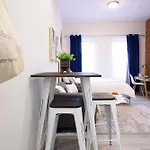 240-14 New Prime Location W&d In Unit Apartment